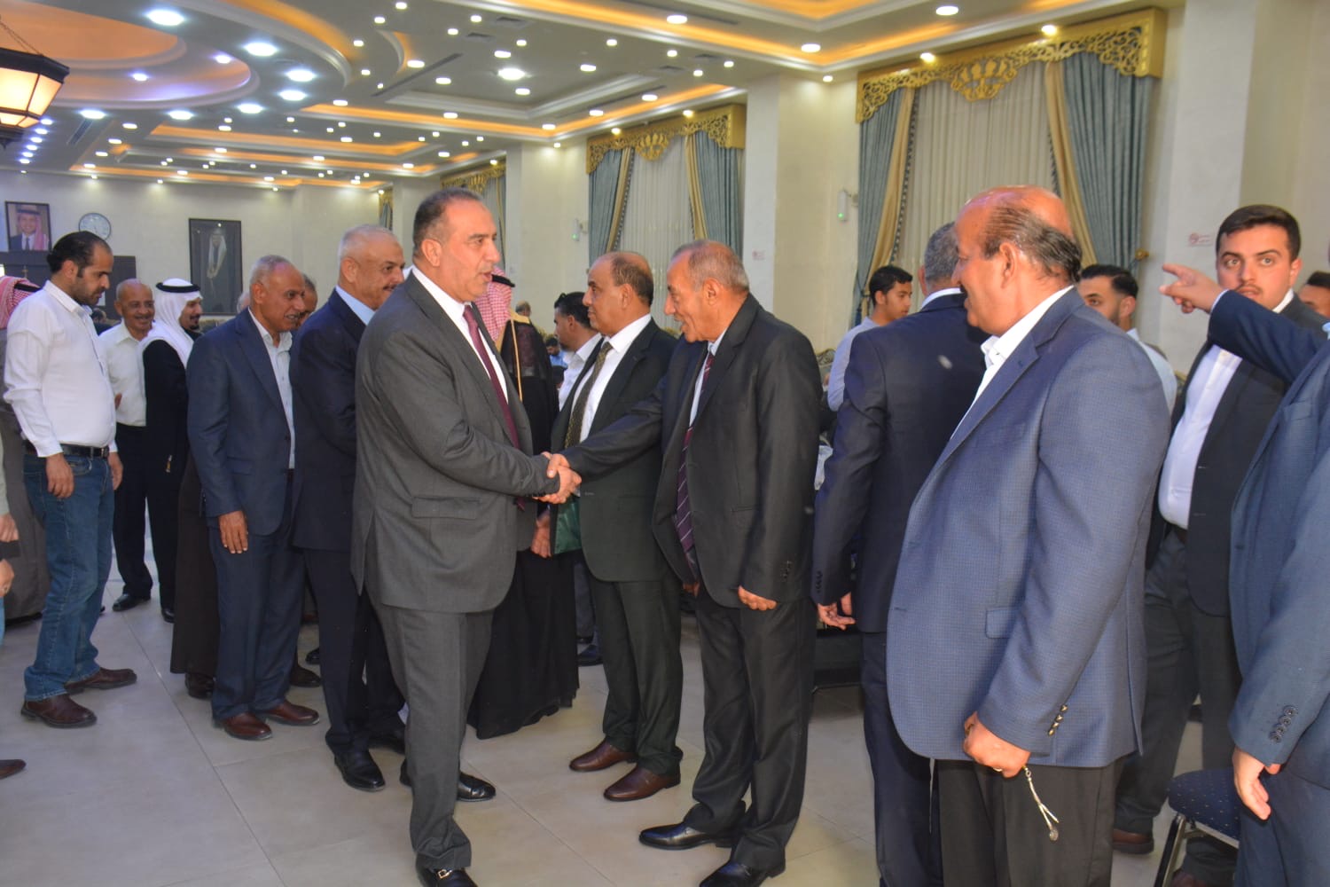 العدوان والعموش نسايب …… العدوان طلب والقلاب أعطى