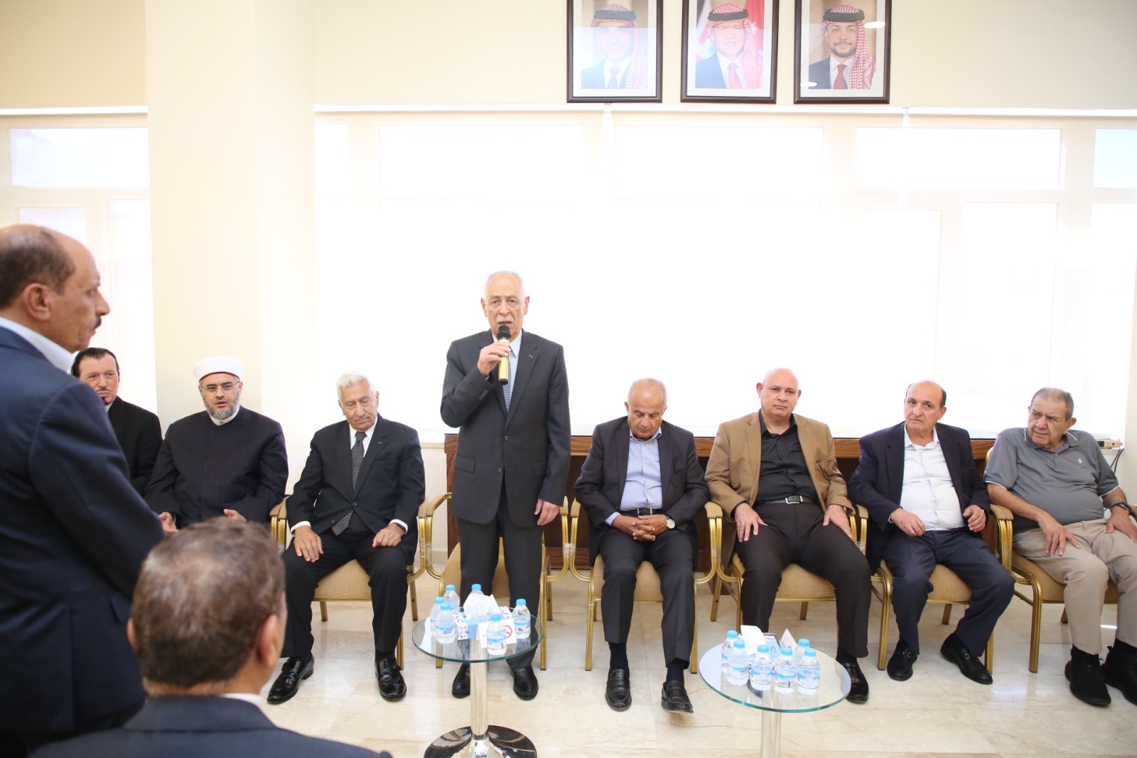 صورة حول : مندوبا عن الملك وولي العهد.. العيسوي يعزي العدوان واللوزي ومنكو والبدارين وخواجا مندوبا عن الملك وولي العهد.. العيسوي يعزي العدوان واللوزي ومنكو والبدارين وخواجا