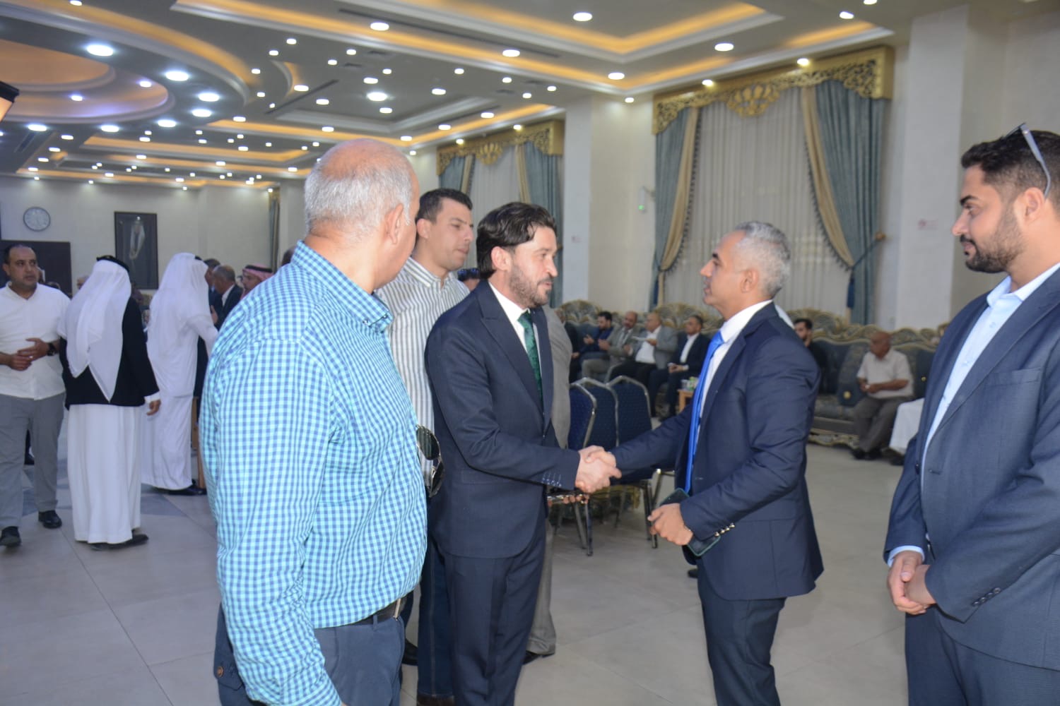 العدوان والعموش نسايب …… العدوان طلب والقلاب أعطى