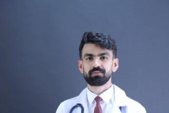 أبناء المرحوم نهار الهبارنة يهنئون الدكتور عبدالله عبيدات