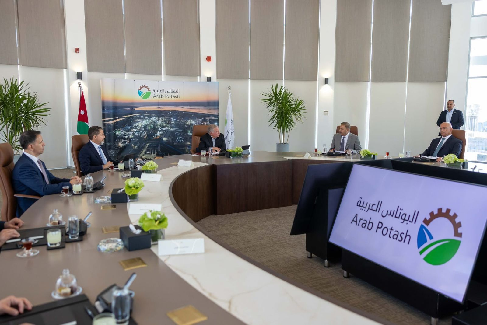 الملك يفتتح مشاريع حيوية لشركتي البوتاس العربية وبرومين الأردن في غور الصافي