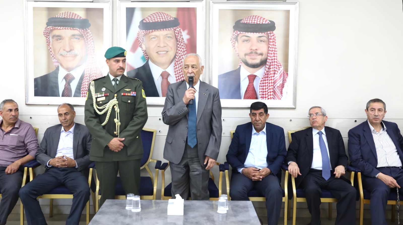 مندوبا عن الملك وولي العهد... العيسوي يعزي عشيرة الرواشدة