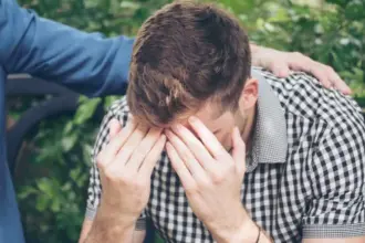 لماذا نبكي أحياناً عند سؤال بسيط مثل: كيف حالك؟