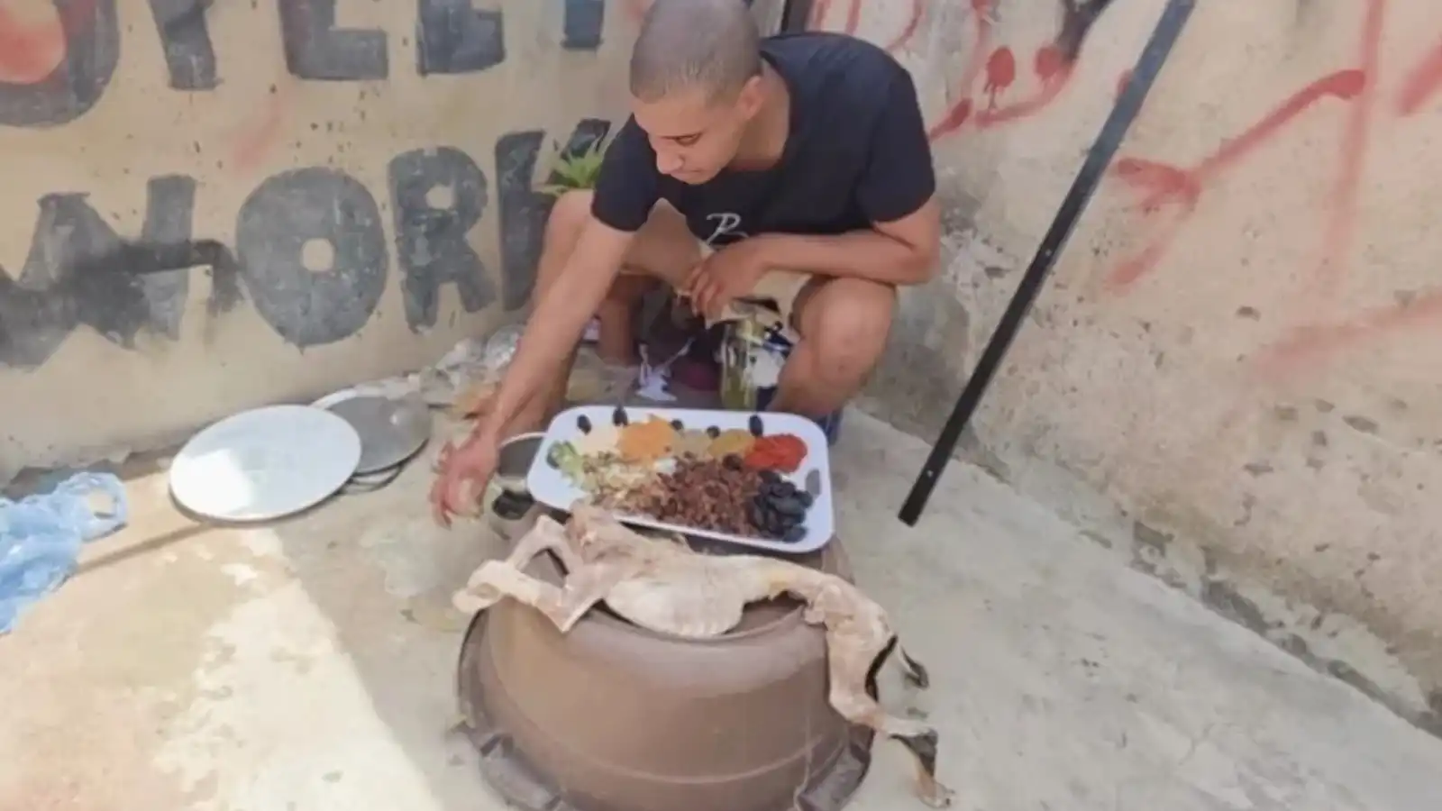 ضبط البلوغر المغربي بن نسناس بعد "طبخ الكلاب"