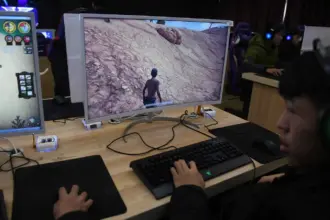 "مزايا وعيوب".. هل تستحق شاشات "OLED" للألعاب ثمنها؟