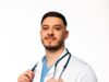 البطوش تهنئ الهباهبة… من طالبٍ خلوق إلى طبيبٍ متميز.