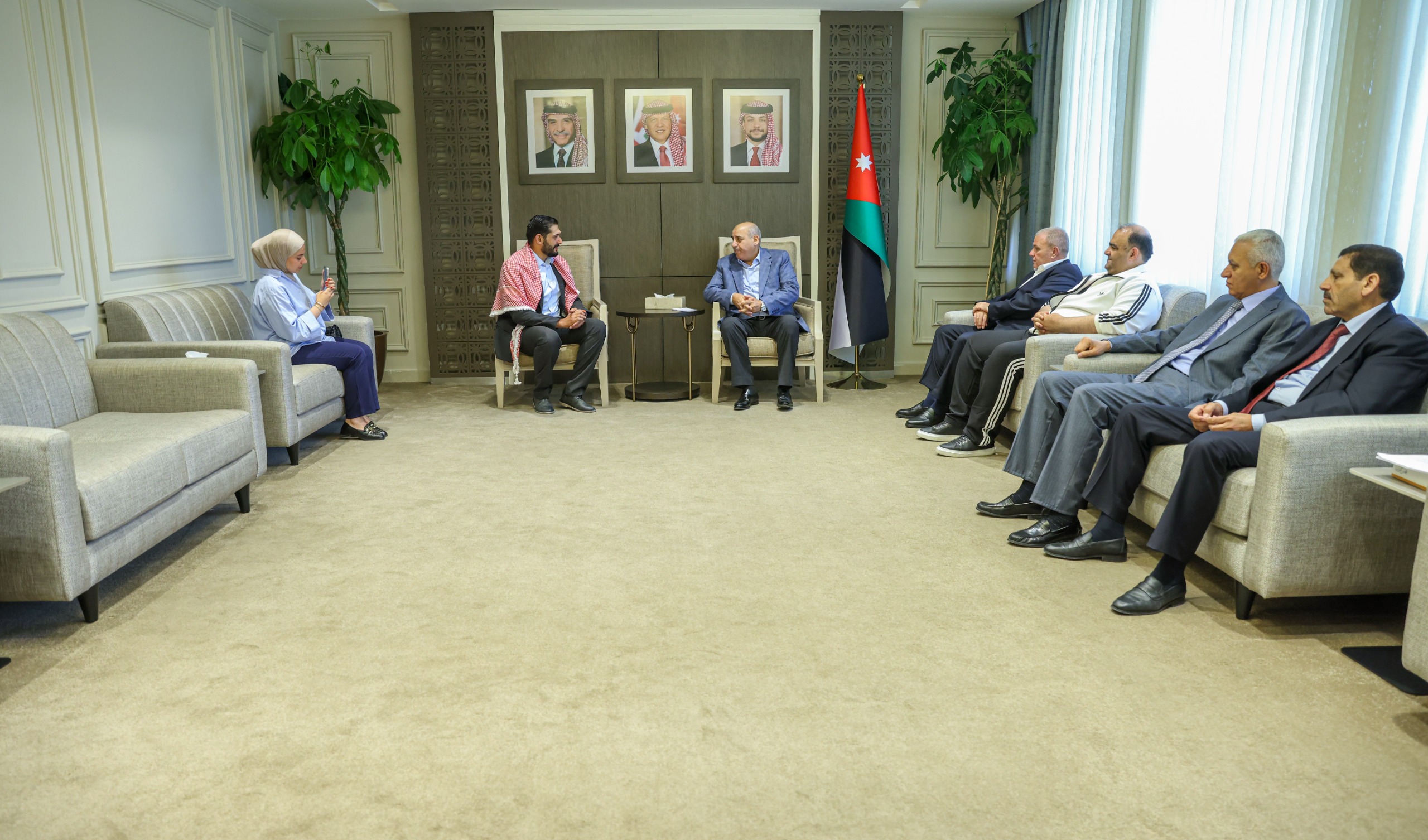 القاضي يستقبل بني هاني دعماً لطموحه في تسلق أعلى جبال العالم