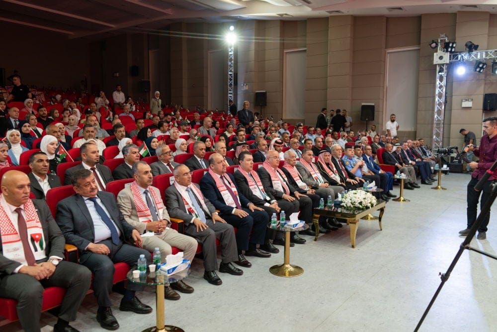 العيسوي يرعى احتفالات الجامعة الهاشمية بالعيد الثمانين لاستقلال المملكة