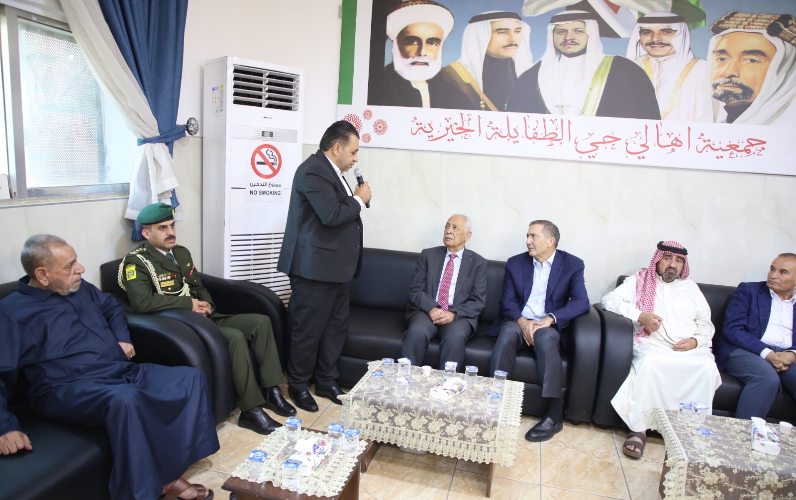 مندوبا عن الملك وولي العهد.. العيسوي يعزي عشائر العوران والحلالمة والسعود