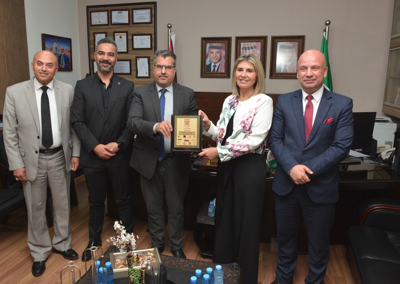 جامعة البترا تستضيف أمين عام اللجنة الأولمبية الأردنية ضمن فعاليات "صالون البترا الثقافي"