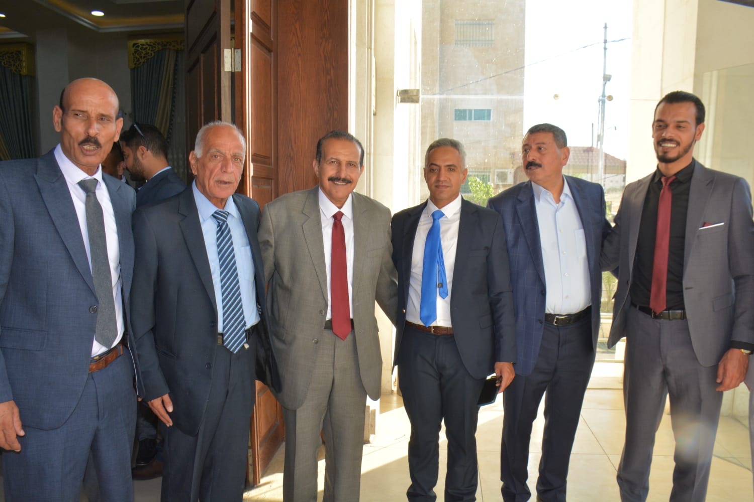 العدوان والعموش نسايب …… العدوان طلب والقلاب أعطى