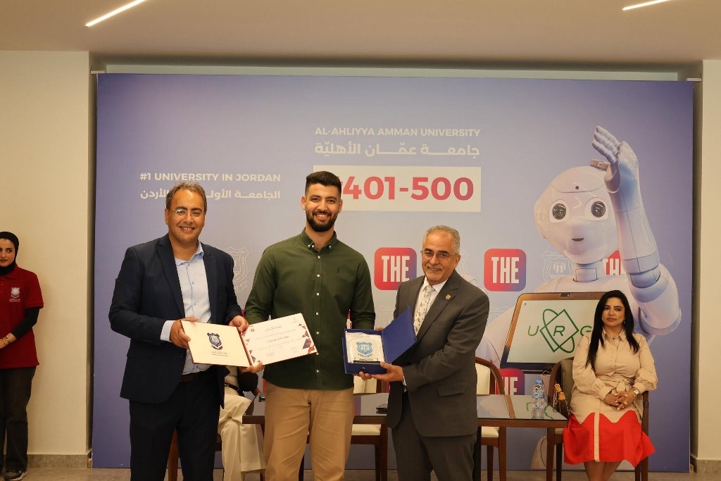 بالصور ... عمان الأهلية تحتفي بطلبتها المتميزين في مختلف المجالات وتكرّمهم تقديراً لإنجازاتهم