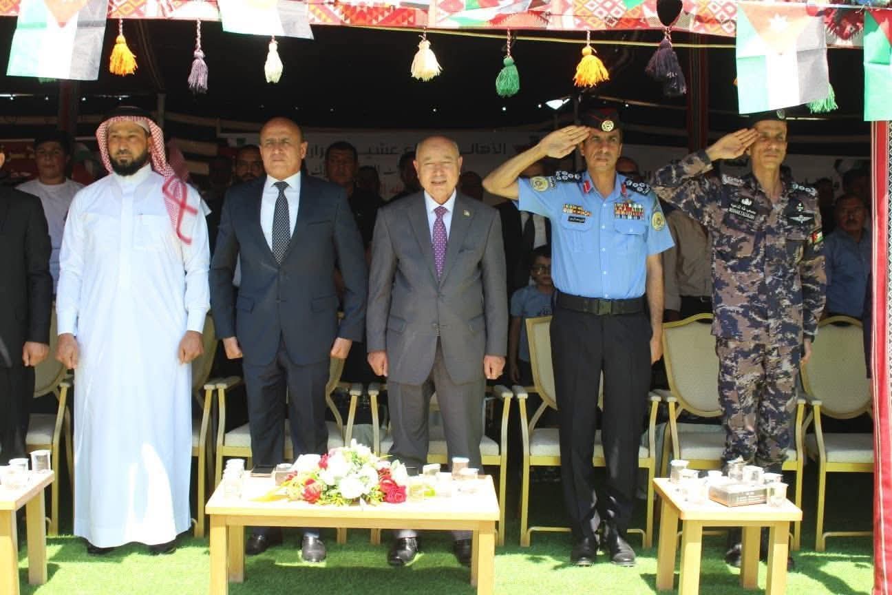 صورة حول : رئيس جامعة مؤتة يشارك في احتفال وطني بلواء عي بمناسبة الأعياد الوطني رئيس جامعة مؤتة يشارك في احتفال وطني بلواء عي بمناسبة الأعياد الوطني