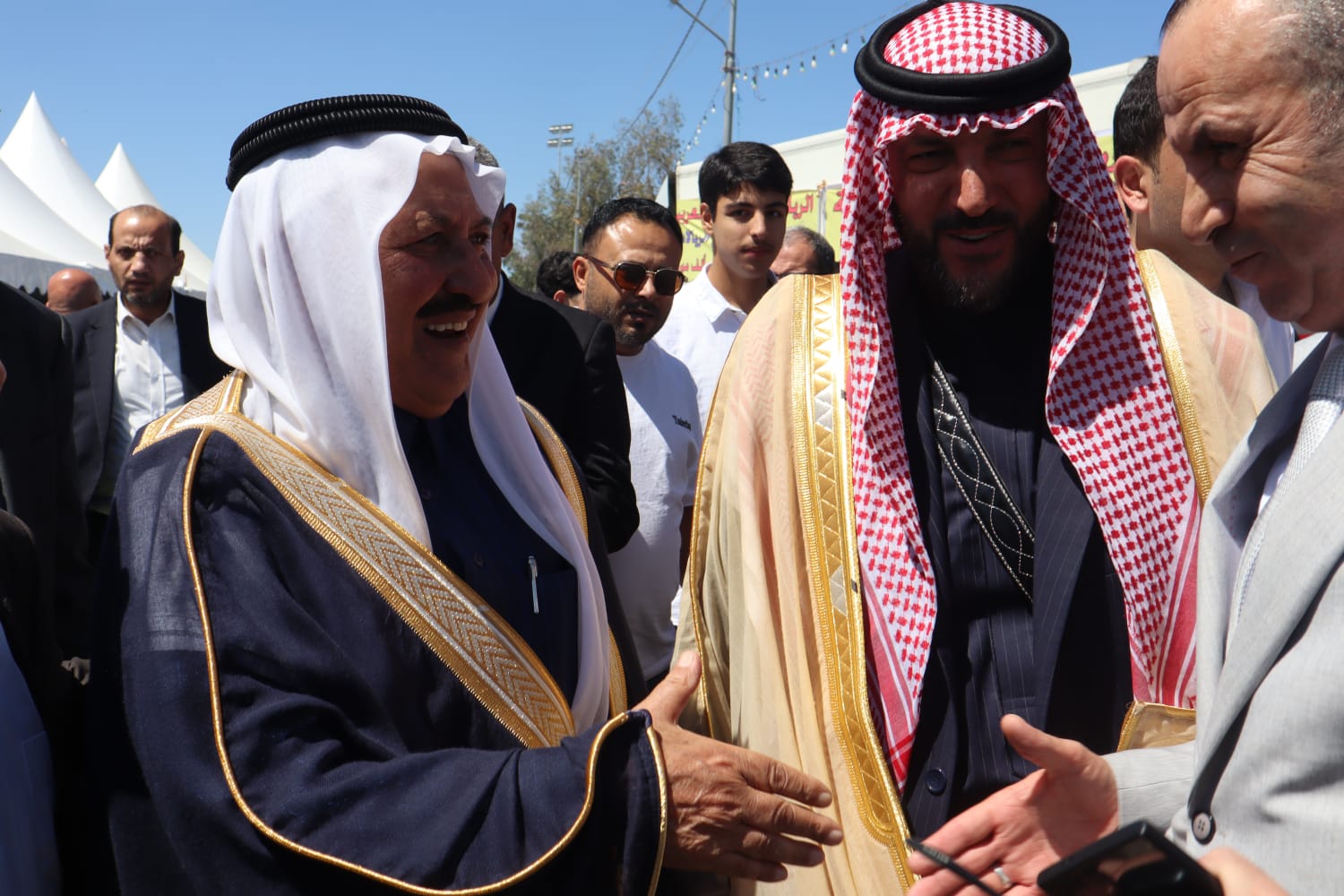الباشا سلمان علي الغنيمات (أبو خلدون) يقيم مأدبة غداء احتفاء بزفاف نجله الدكتور معتز (صور)