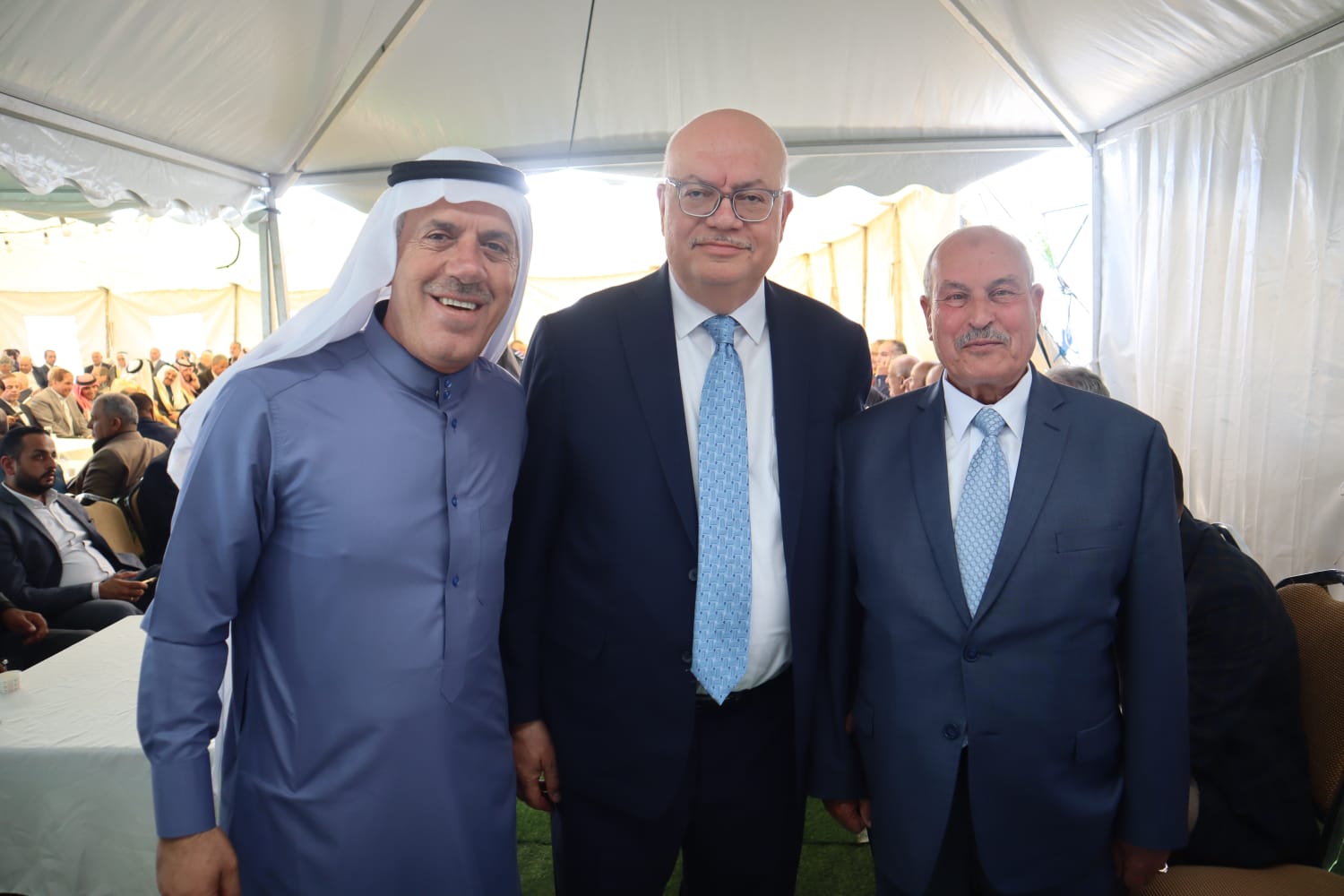 الباشا سليمان علي الغنيمات (أبو خلدون) يقيم مأدبة غداء احتفاء بزفاف نجله الدكتور معتز (صور)