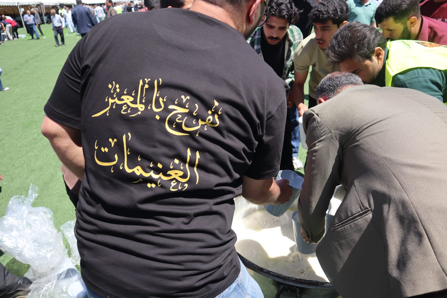 الباشا سليمان علي الغنيمات (أبو خلدون) يقيم مأدبة غداء احتفاء بزفاف نجله الدكتور معتز (صور)