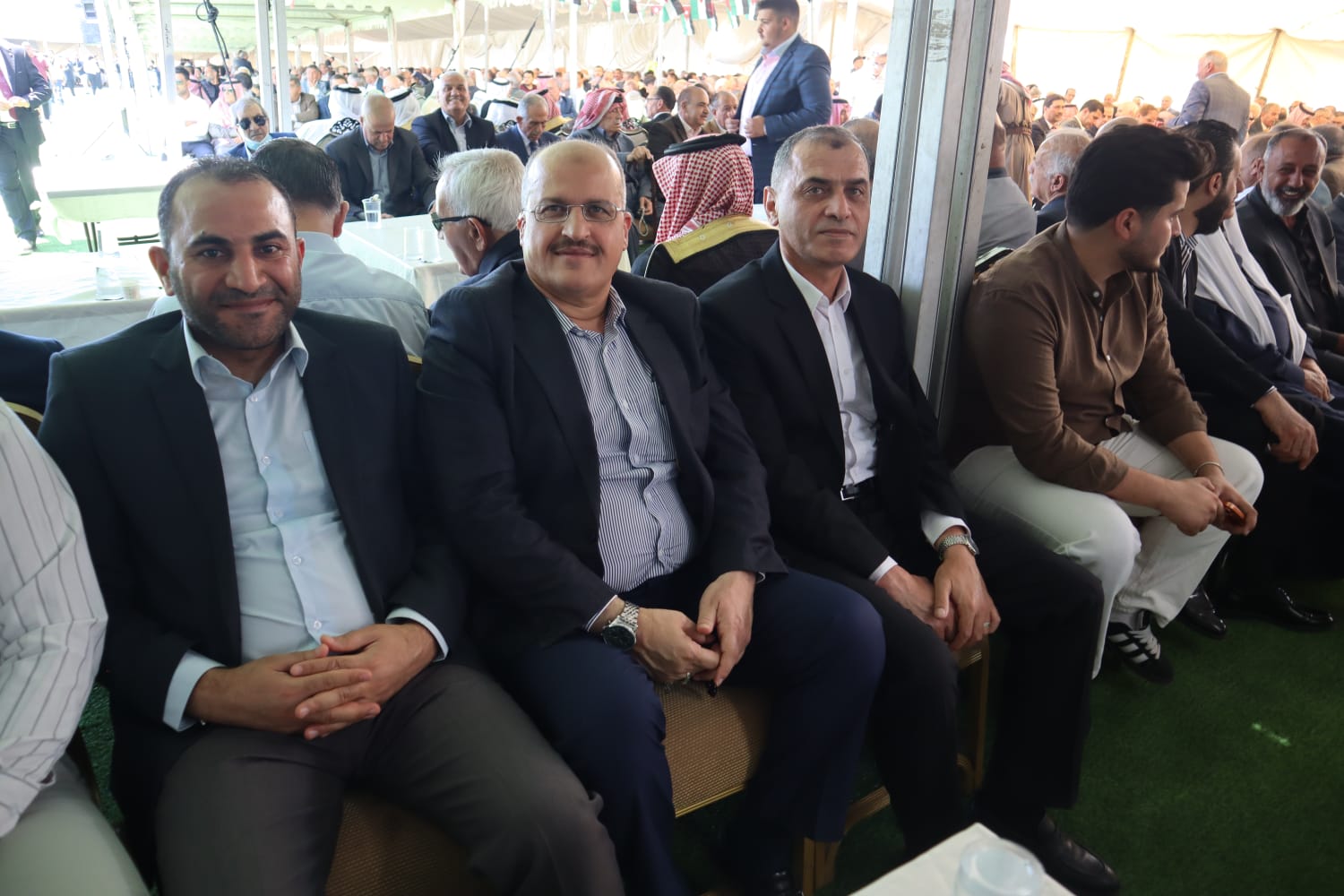 الباشا سلمان علي الغنيمات (أبو خلدون) يقيم مأدبة غداء احتفاء بزفاف نجله الدكتور معتز (صور)