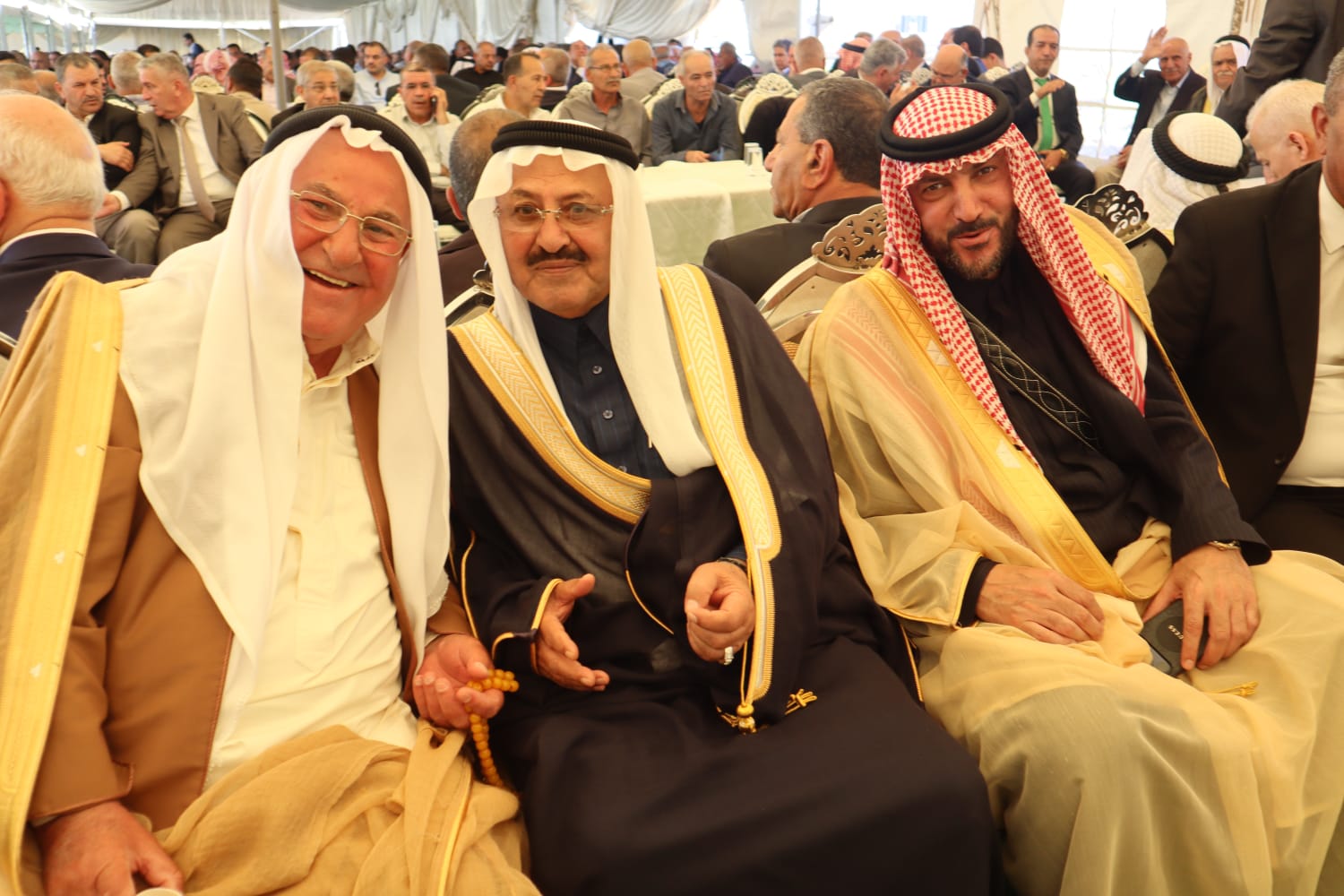 الباشا سلمان علي الغنيمات (أبو خلدون) يقيم مأدبة غداء احتفاء بزفاف نجله الدكتور معتز (صور)
