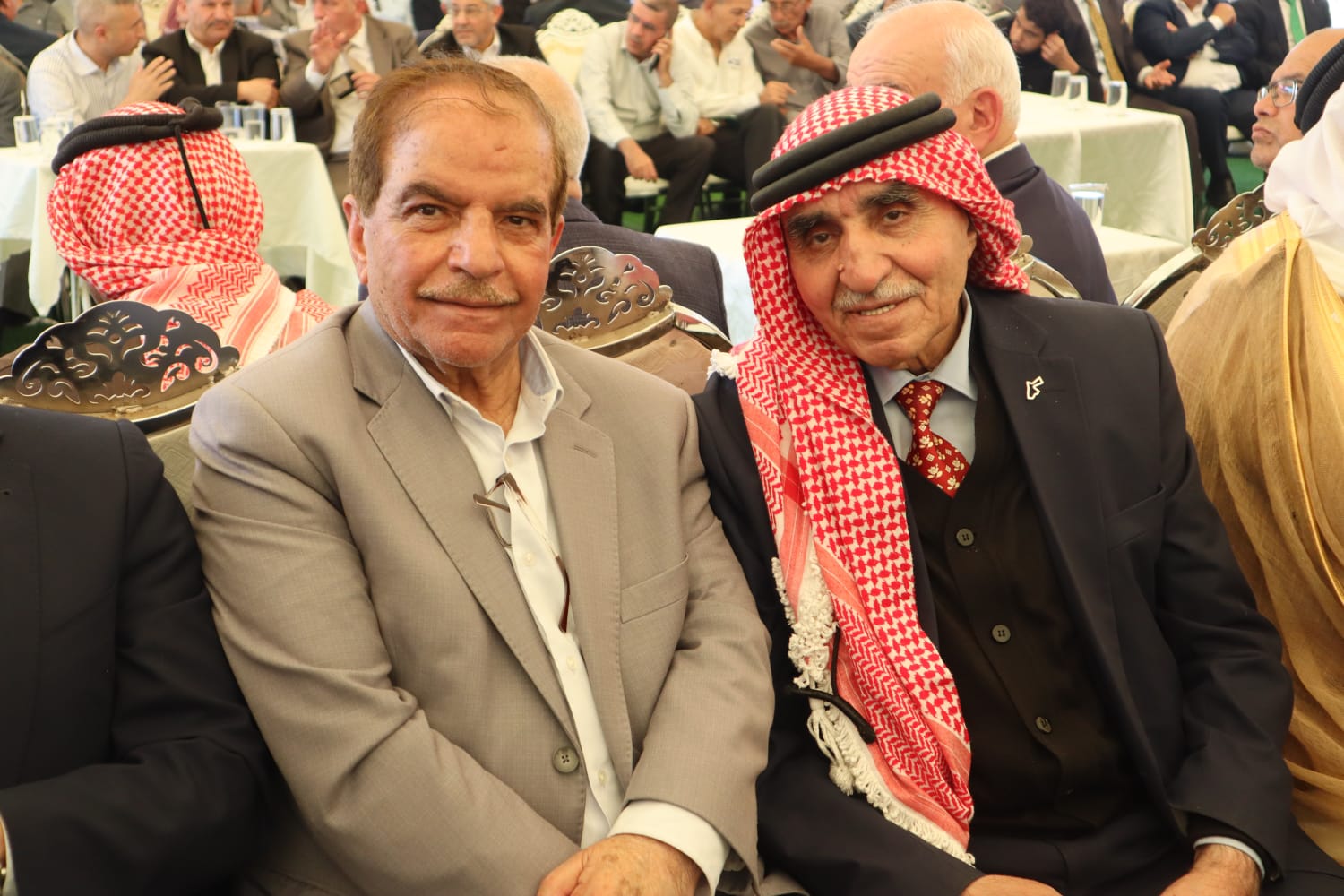 الباشا سليمان علي الغنيمات (أبو خلدون) يقيم مأدبة غداء احتفاء بزفاف نجله الدكتور معتز (صور)