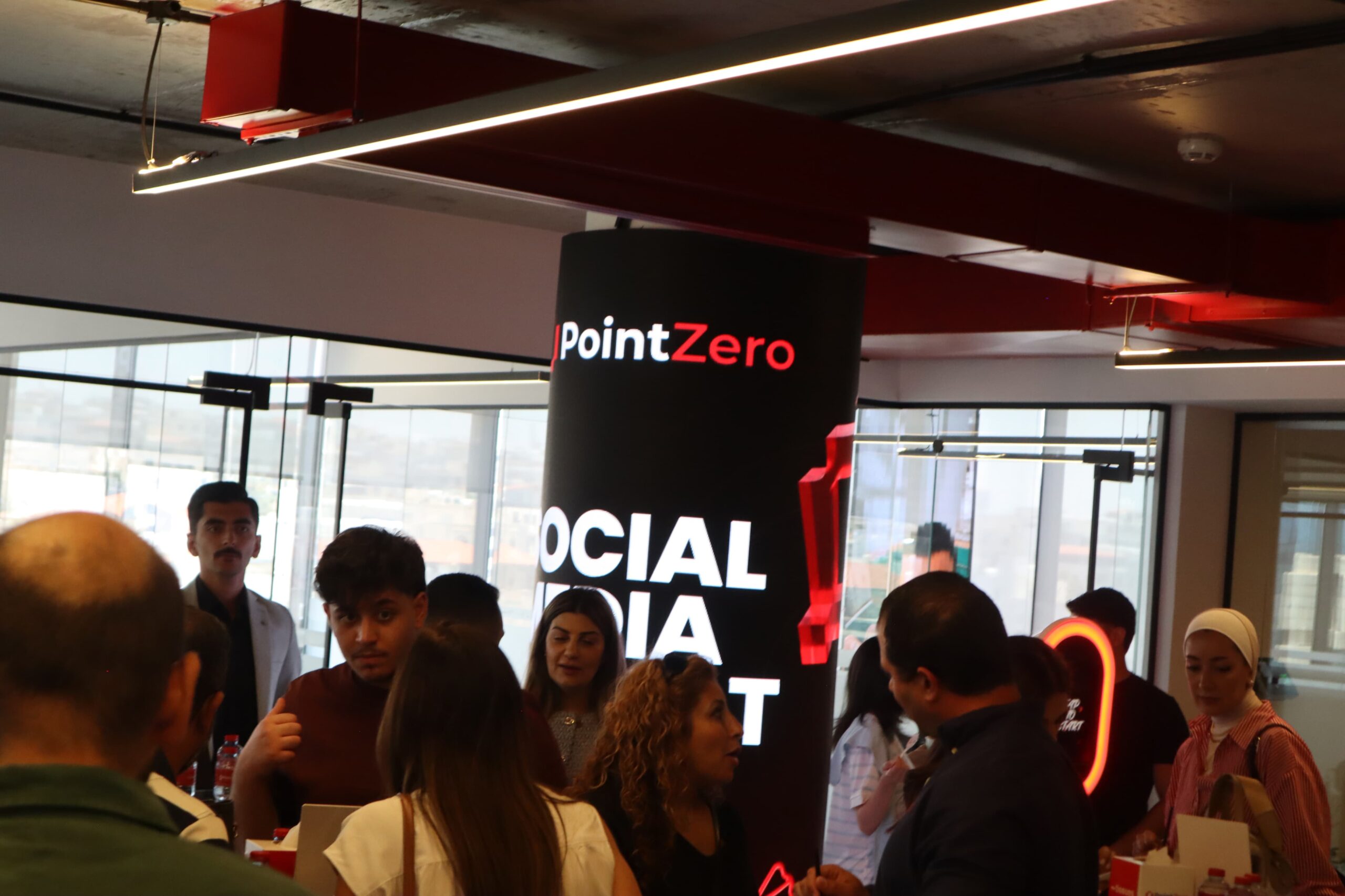 تطبيق التواصل الاجتماعي الجديد بوينت زيرو (Point Zero) يعيد رسم المشهد الرقمي الاجتماعي