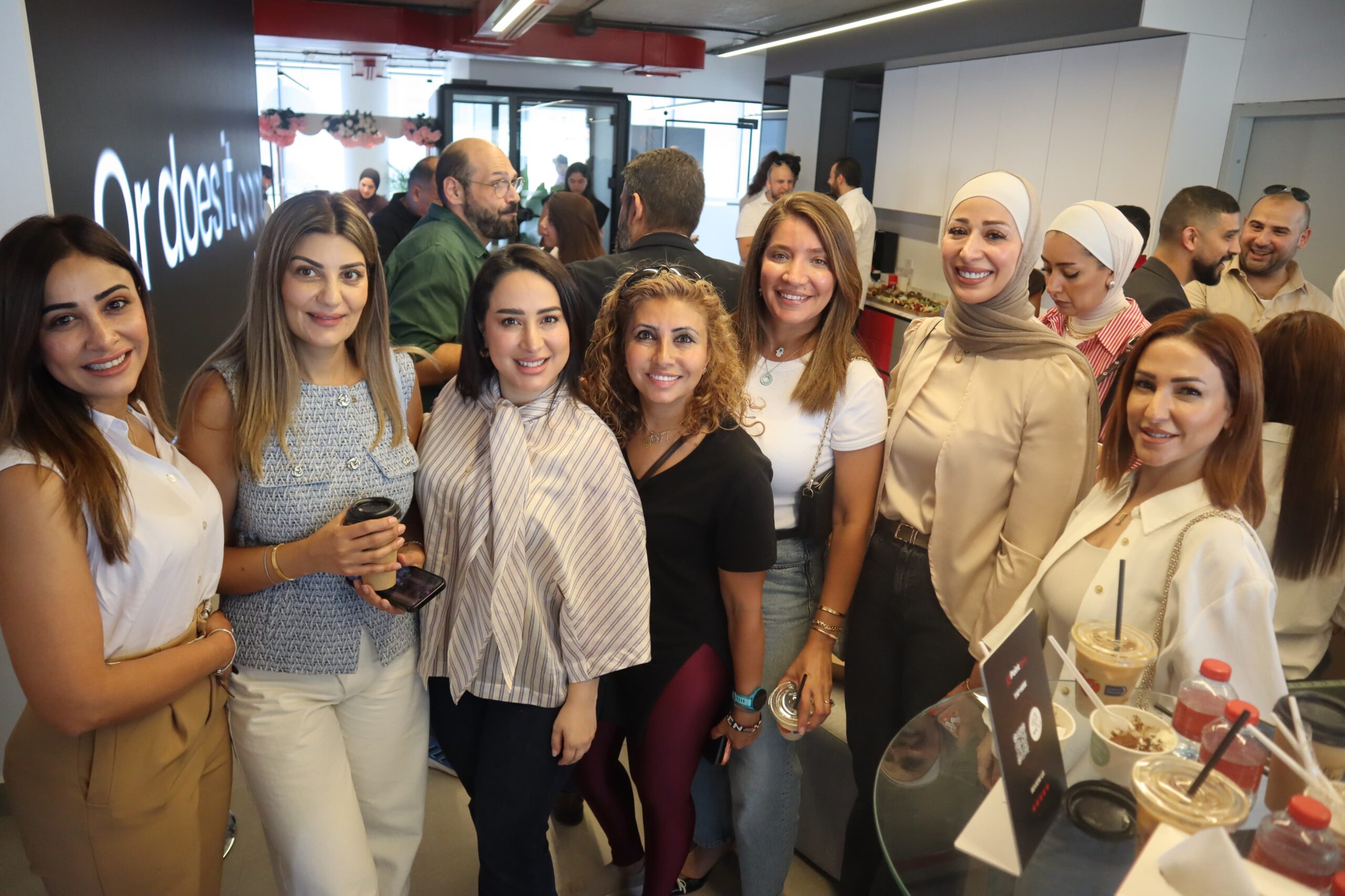 تطبيق التواصل الاجتماعي الجديد بوينت زيرو (Point Zero) يعيد رسم المشهد الرقمي الاجتماعي