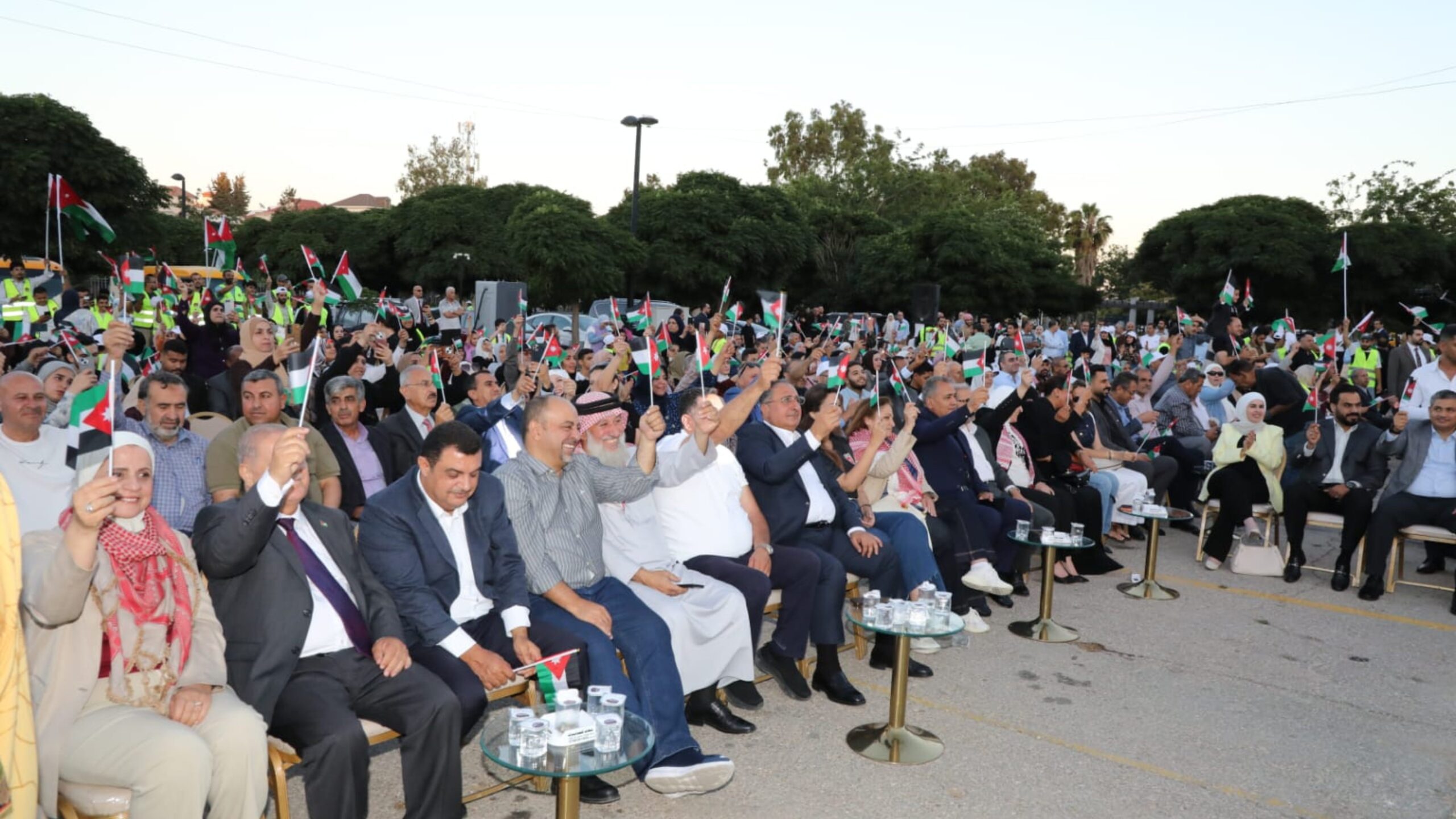 صورة حول : حزب عزم يحتفل بالأعياد الوطنية بمشاركة سياسية وشعبية حزب عزم يحتفل بالأعياد الوطنية بمشاركة سياسية وشعبية