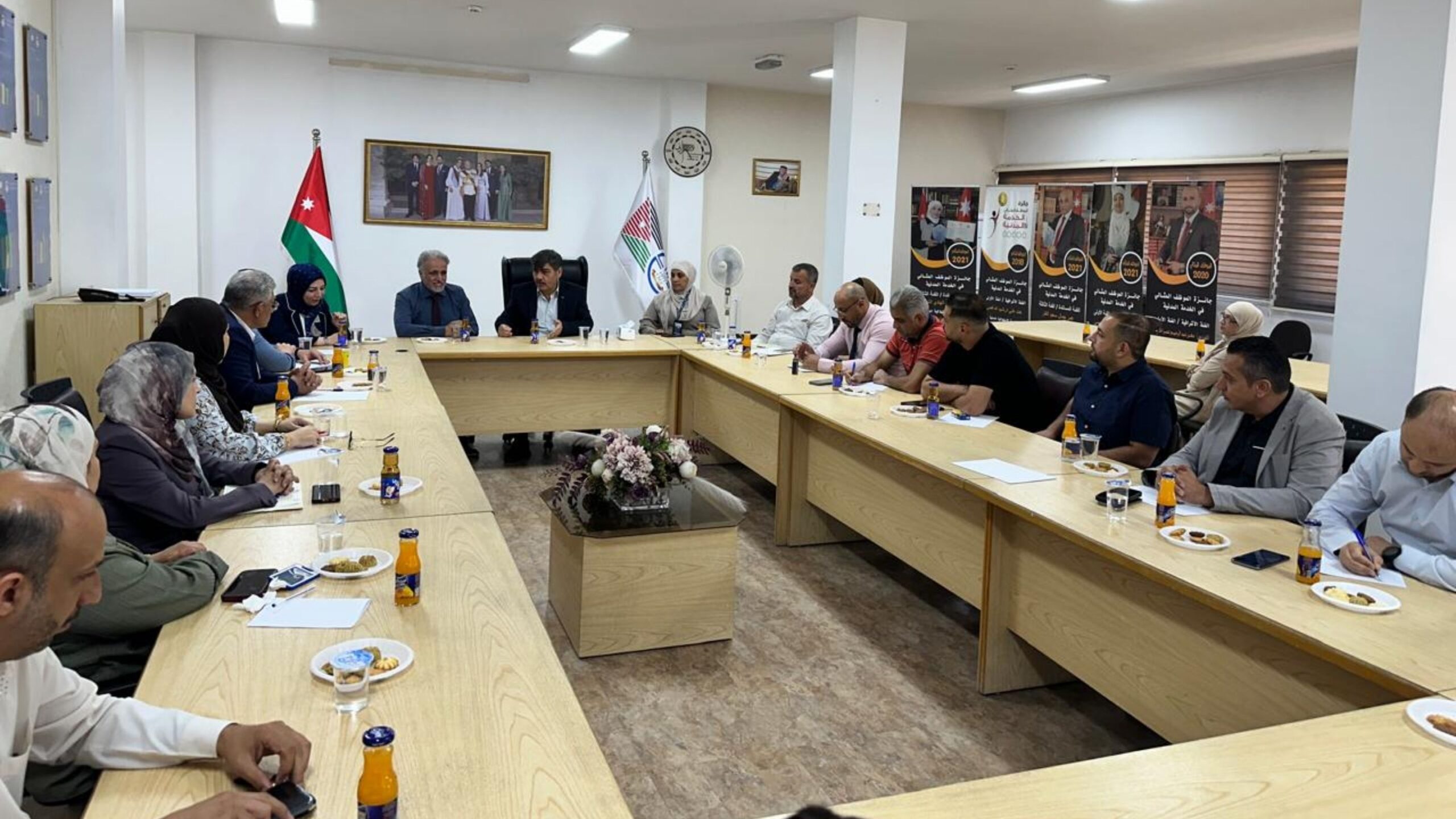 صورة حول : المؤسسة الاستهلاكية المدنية تنظم ورشاً تدريبية لتعزيز التميز القيادي وجودة الحياة الوظيفية المؤسسة الاستهلاكية المدنية تنظم ورشاً تدريبية لتعزيز التميز القيادي وجودة الحياة الوظيفية