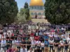 نحو 75 ألف مصلٍّ يؤدون صلاة الجمعة في المسجد الأقصى وسط إجراءات مشددة