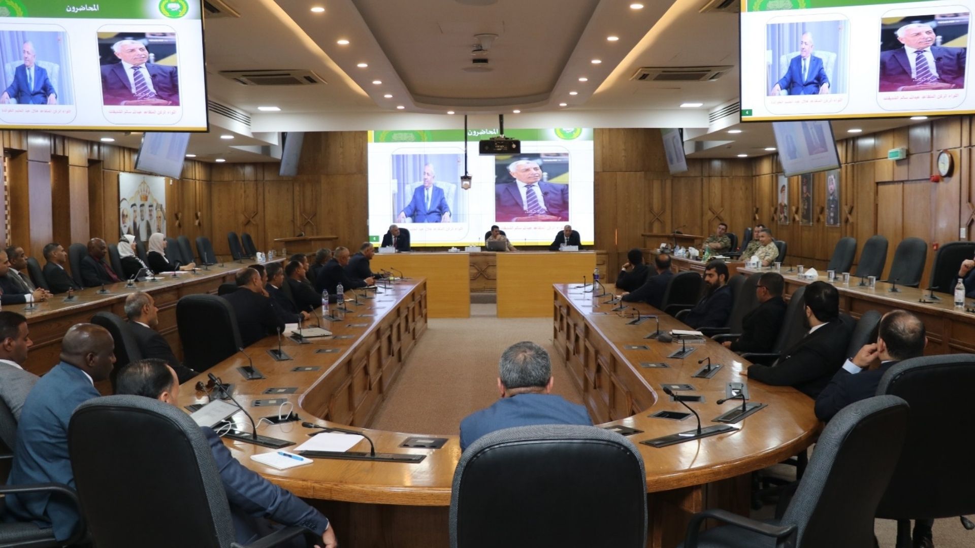 صورة حول : ندوة عن "الحروب المستقبلية" في كلية الدفاع الوطني ندوة عن "الحروب المستقبلية" في كلية الدفاع الوطني