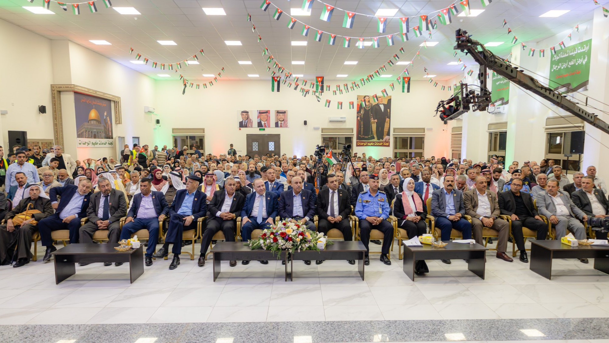 صورة حول : رئيس النواب يرعى حفل "الشؤون الفلسطينية" والمخيمات بعيد الاستقلال رئيس النواب يرعى حفل "الشؤون الفلسطينية" والمخيمات بعيد الاستقلال
