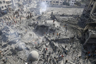 استشهاد 6 فلسطينيين بقصف خيام نازحين غرب غزة