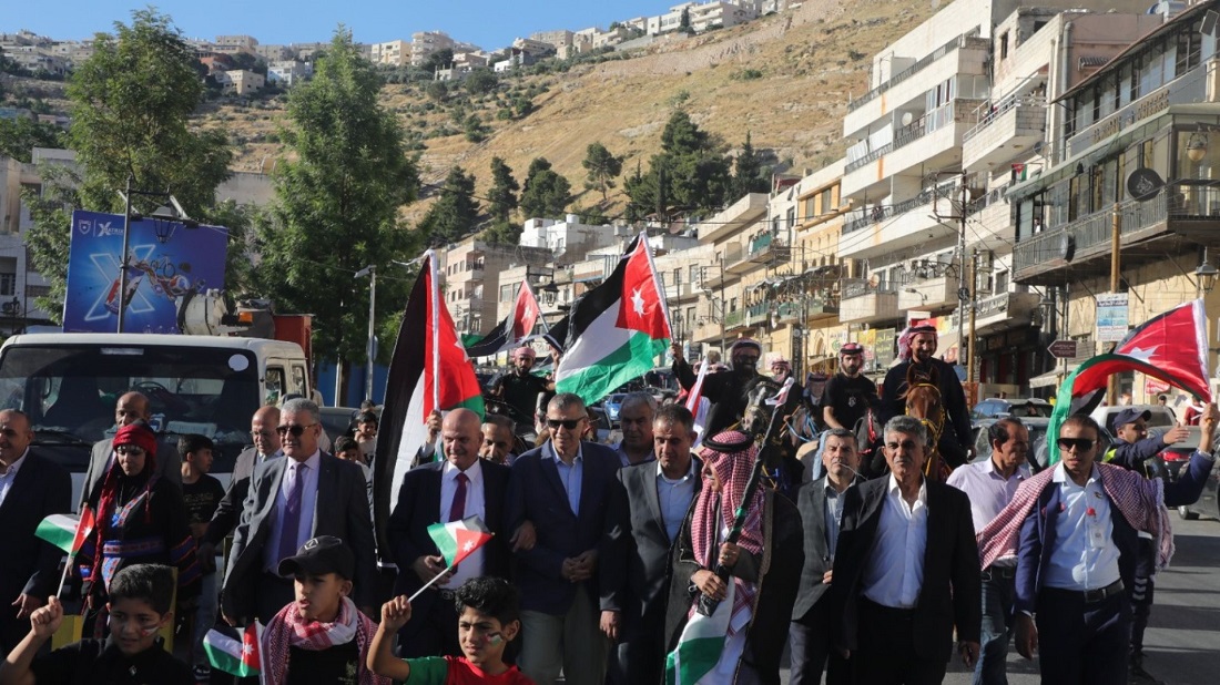 صورة حول : ثقافة البلقاء تحتفل بعيد الاستقلال والثورة العربية ثقافة البلقاء تحتفل بعيد الاستقلال والثورة العربية