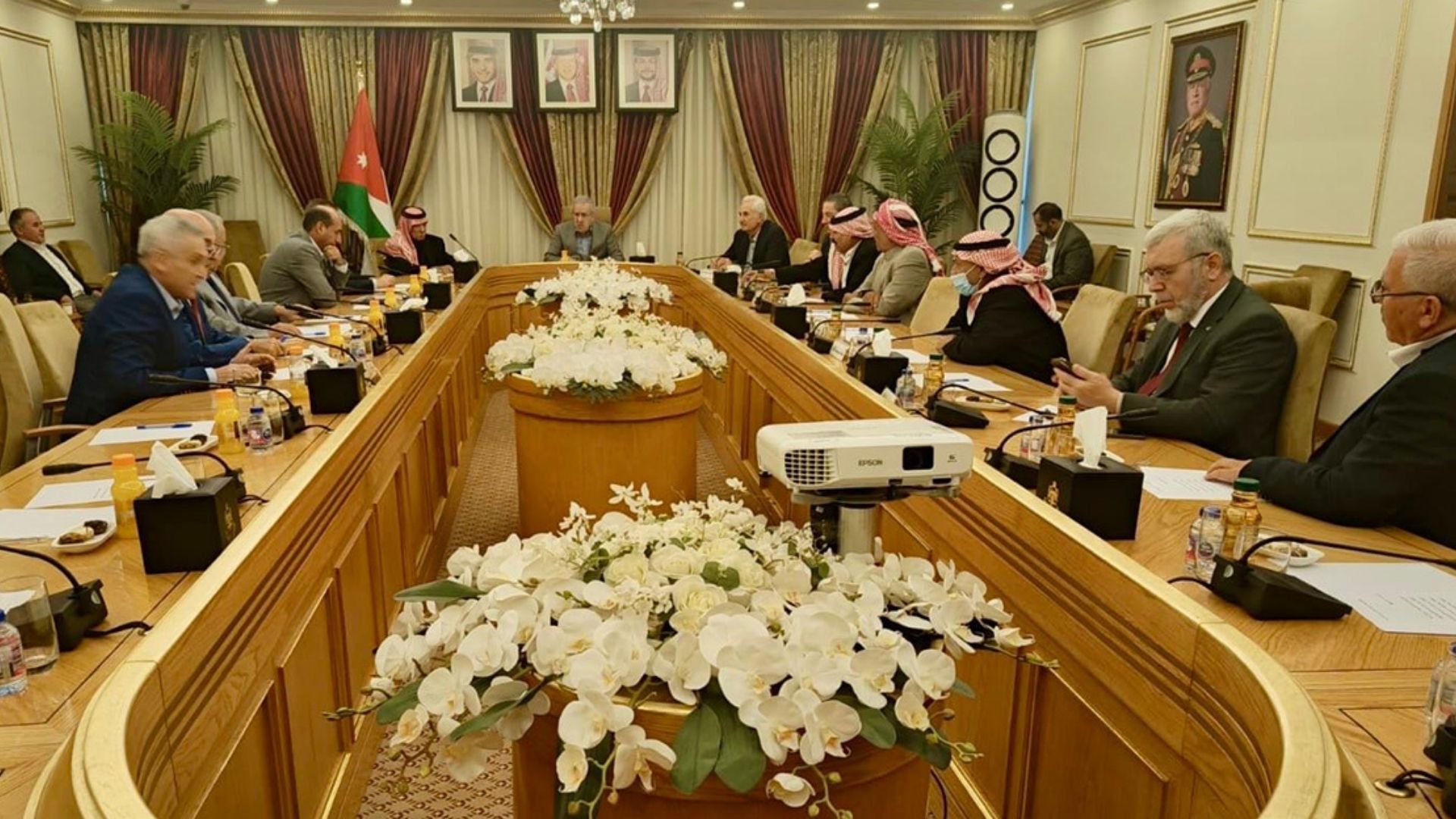 صورة حول : "زراعة الأعيان" تبحث أولويات الوزارة وخططها المستقبلية "زراعة الأعيان" تبحث أولويات الوزارة وخططها المستقبلية