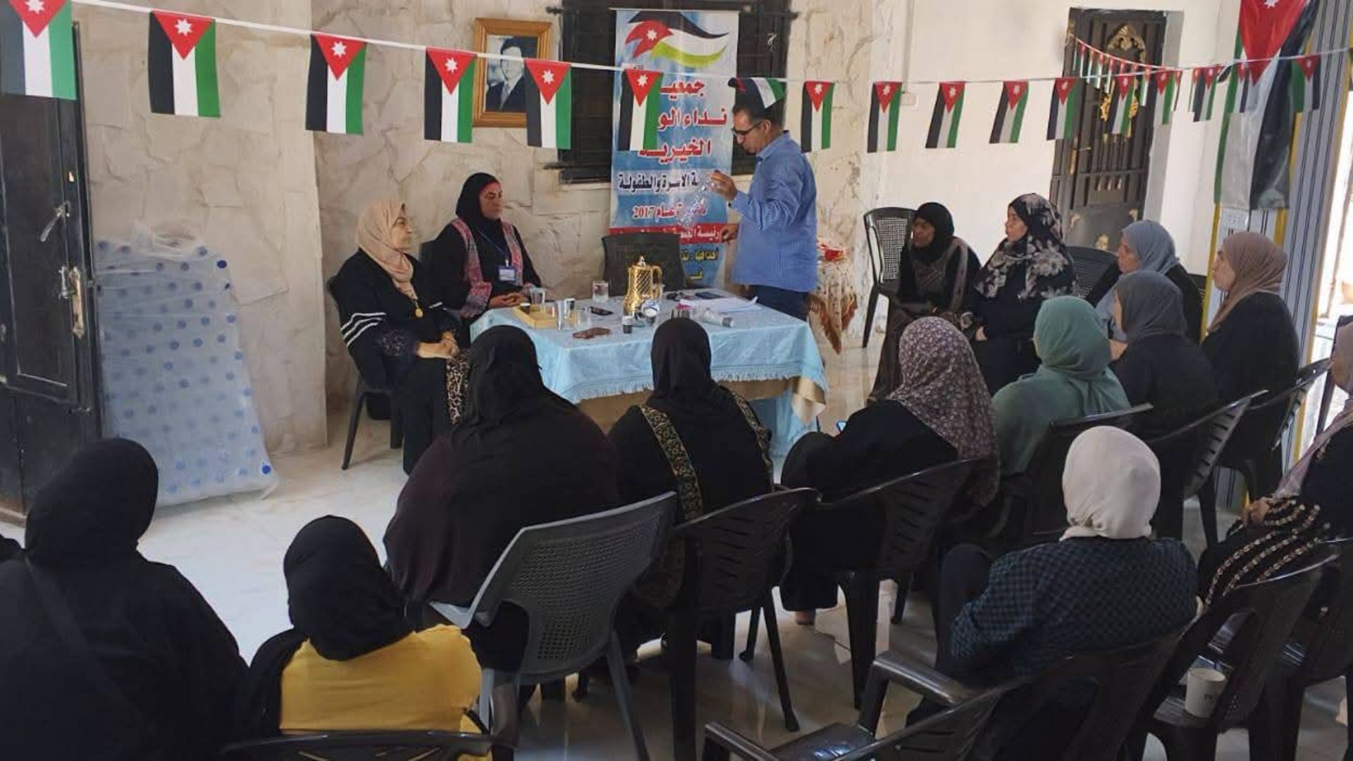 صورة حول : "زراعة الوسطية" و"نداء الوطن" تنظمان ورشة حول إدارة البساتين والزراعة المنزلية "زراعة الوسطية" و"نداء الوطن" تنظمان ورشة حول إدارة البساتين والزراعة المنزلية