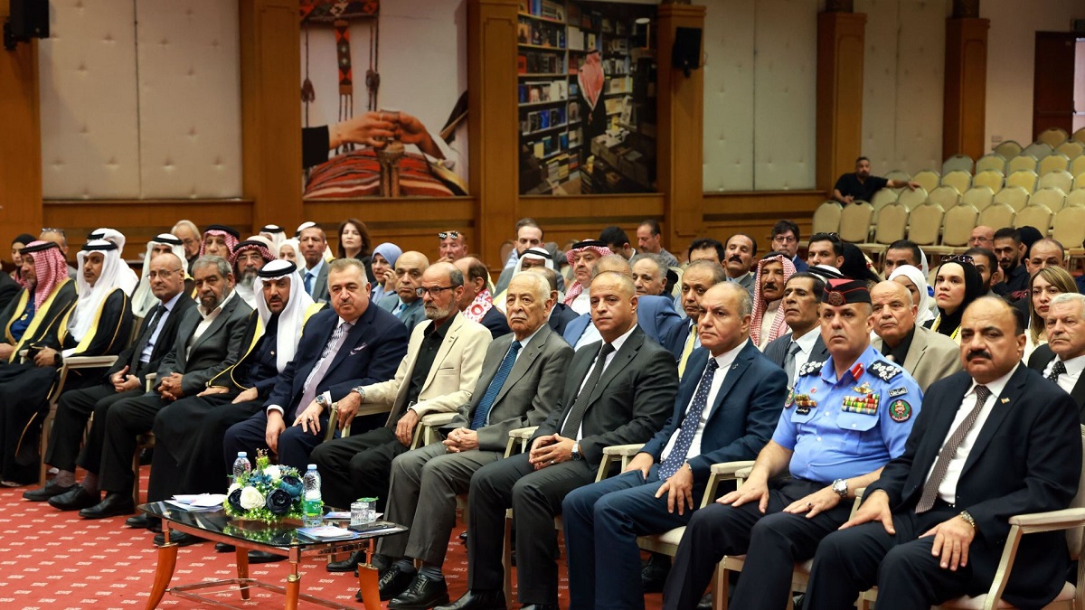 صورة حول : العيسوي يرعى احتفال منتدى ابو نصير الثقافي بعيد الاستقلال العيسوي يرعى احتفال منتدى ابو نصير الثقافي بعيد الاستقلال