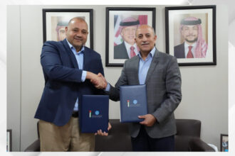الهيئة الخيرية الهاشمية ونوبلز العقارية تطلقان برنامج منح جامعية للأسر العفيفة