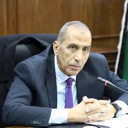 صورة حول : "اليسَ منكم رجلٌ رشيد رقم (٢)" "اليسَ منكم رجلٌ رشيد رقم (٢)"