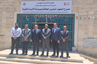 البكار: أولوية الحكومة تشغيل الأردنيين وتمكين الشباب بالمهن المطلوبة