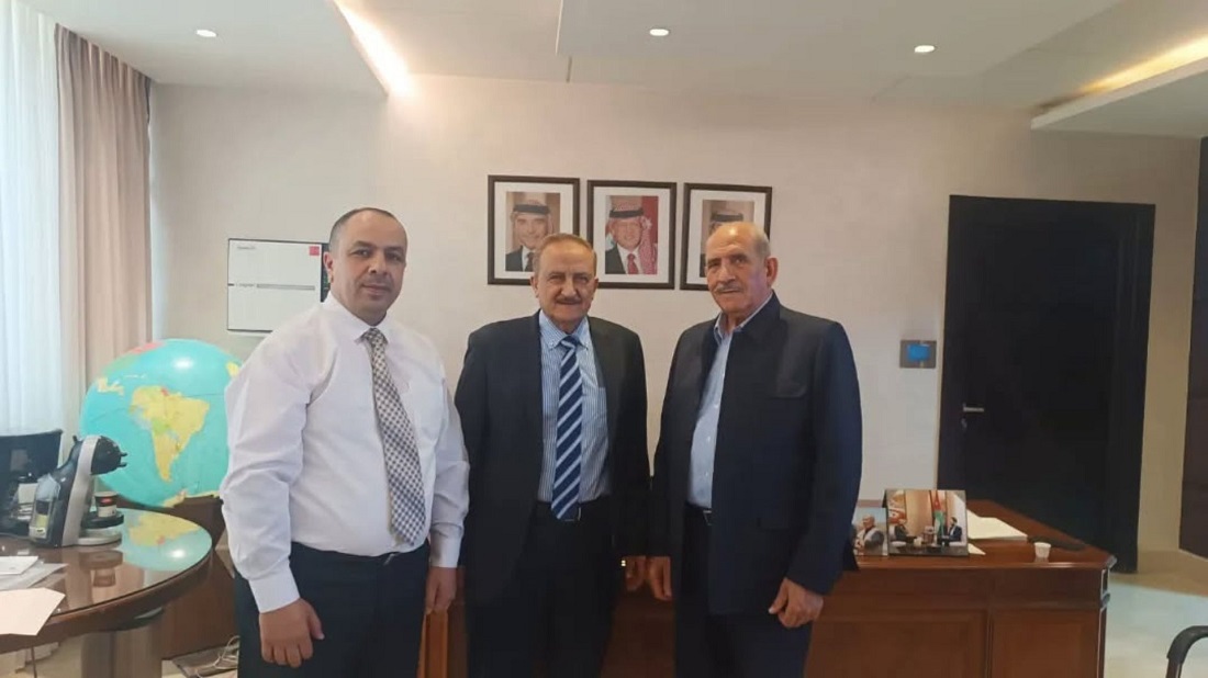 صورة حول : مدير عام "المصابين العسكريين" يزور مناجم الفوسفات مدير عام "المصابين العسكريين" يزور مناجم الفوسفات