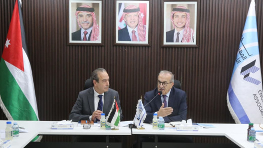 “المهندسين” تطلع وزير الأشغال على مخرجات لجانها