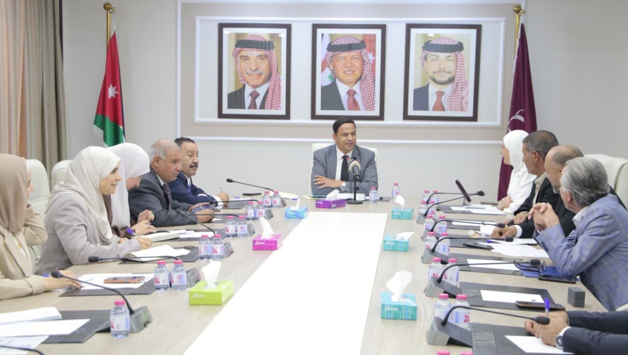 صورة حول : الطاقة النيابية تبحث مديونية شركة الكهرباء الوطنية الطاقة النيابية تبحث مديونية شركة الكهرباء الوطنية