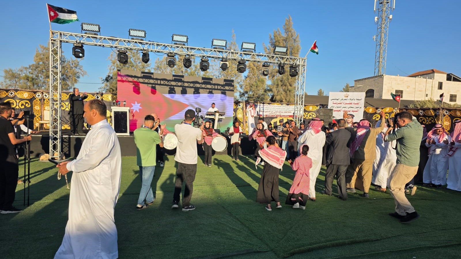 رئيس الديوان الملكي يرعى احتفال عشيرة الشرعة بالأعياد الوطنية