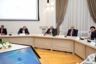 القاضي لوزير الطاقة الأذري: الأردن يمتلك بيئة تشريعية واستثمارية متقدمة في قطاع الطاقة