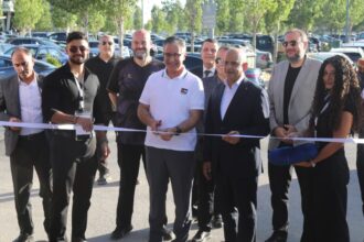 وزير الصناعة والتجارة يفتتح مهرجان الأردن لتجربة القيادة