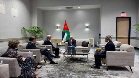صورة حول : الملك يلتقي عمدة أرلينغتون ويبحث توسيع التعاون الملك يلتقي عمدة أرلينغتون ويبحث توسيع التعاون