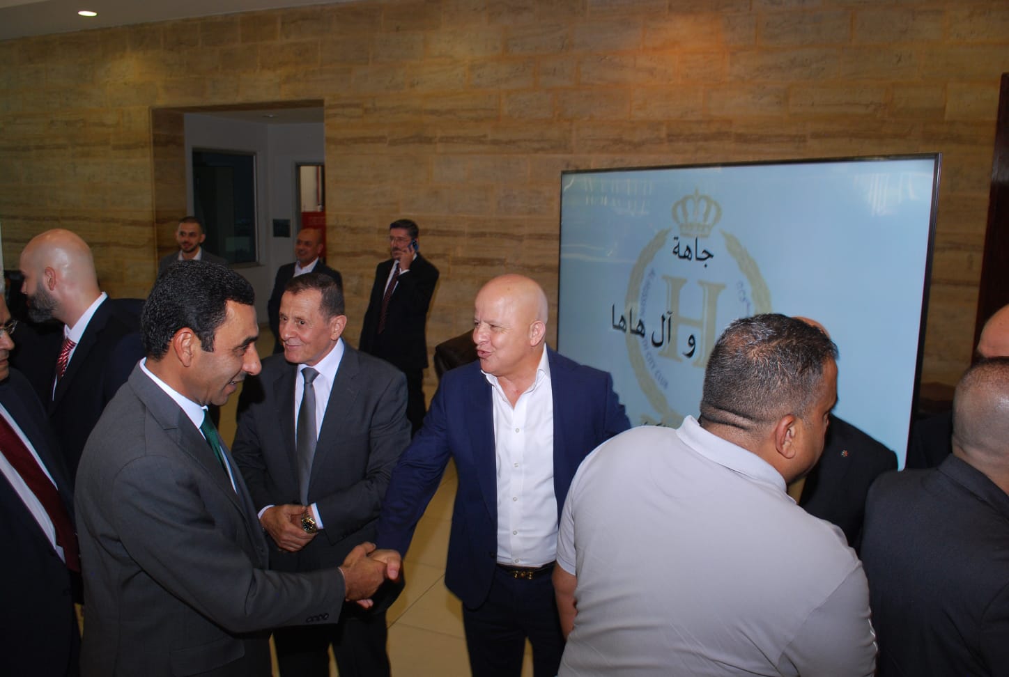 بالصور.. ال البكار وال هاها نسايب الخصاونة طلب والعيسوي لبى