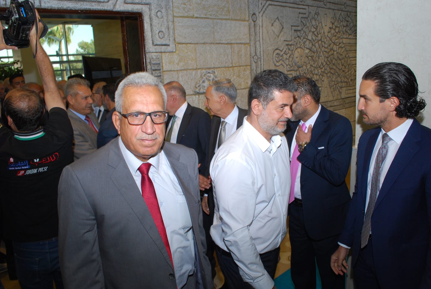 بالصور.. ال البكار وال هاها نسايب الخصاونة طلب والعيسوي لبى