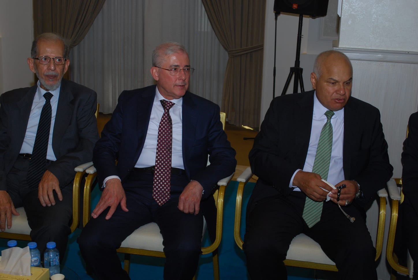 بالصور.. ال البكار وال هاها نسايب الخصاونة طلب والعيسوي لبى