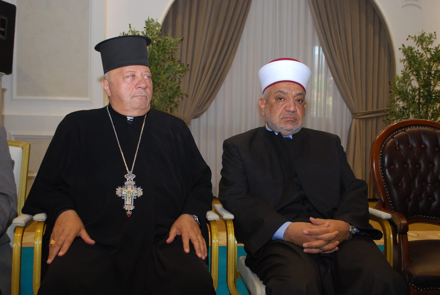 بالصور.. ال البكار وال هاها نسايب الخصاونة طلب والعيسوي لبى