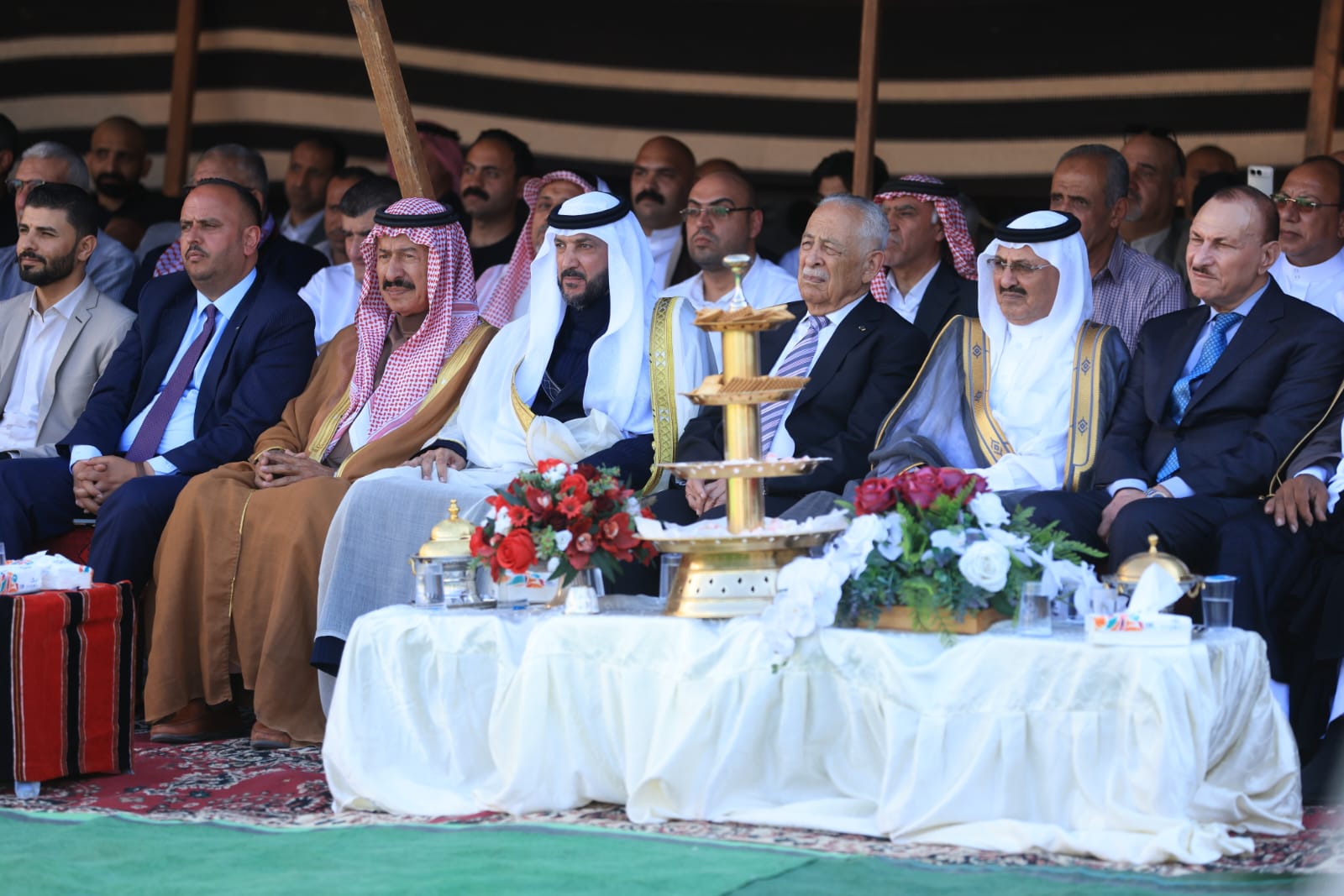رئيس الديوان الملكي يرعى حفل عشيرة الحويان بالذكرى الثمانين للاستقلال (صور)